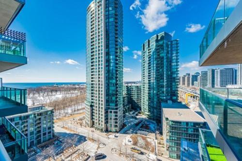 Fort York Suites - Cne Toronto Exterior photo